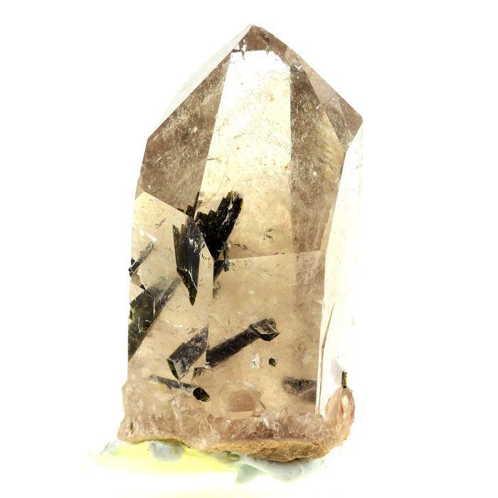 Pierres et Minéraux. Quartz + Epidote. 1656.5 ct. Caetité, Bahia, Brésil.