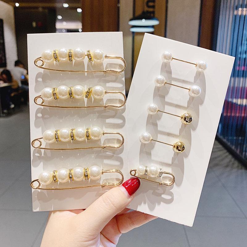 Women's Waist-Tightening Elastic Brooch Pin - Anti-Exposure Buckle for Clothes and Skirts