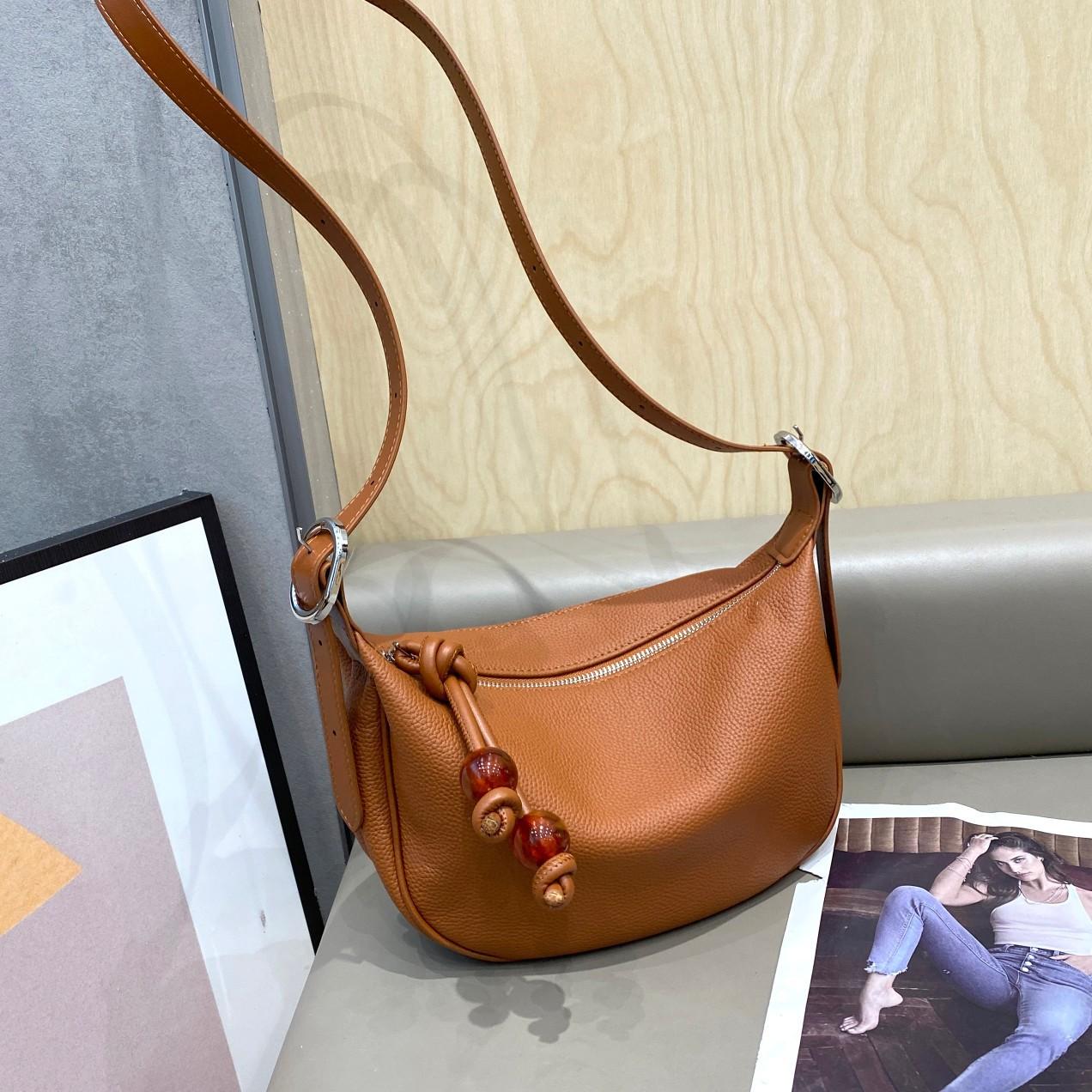 

New A Grade First Layer Cowhide Moon Bag Genuine Leather Cosmetic Bag Commuting Casual One Shoulder Crossbody Bag