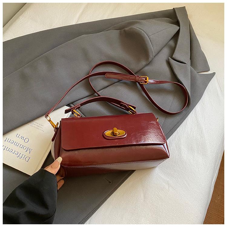 

Premium retro bag women s 2025 new autumn and winter versatile shoulder messenger bag fashionable portable small square bag tide