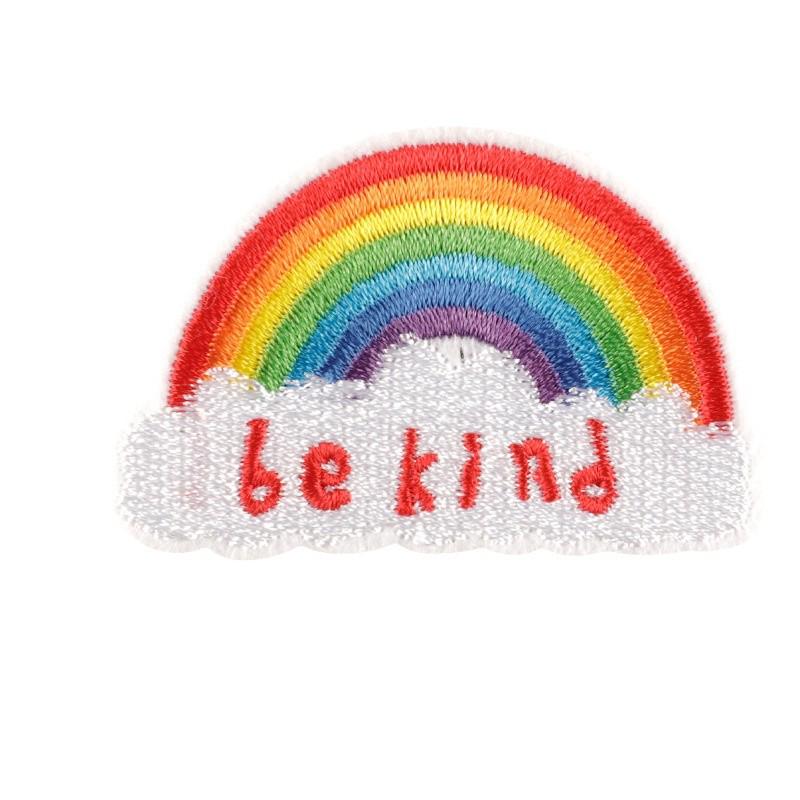 Kreslené zvířecí a ovocné vyšívané nášivky pro DIY oděvní doplňky