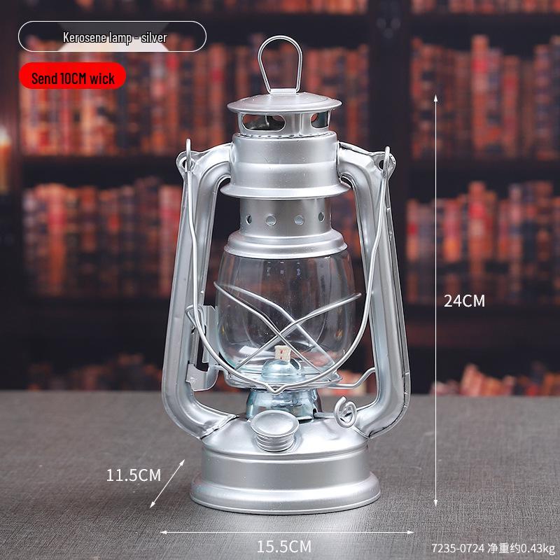 Vintage Handheld Kerosene Lantern: Antique-Style Outdoor and Household Lighting