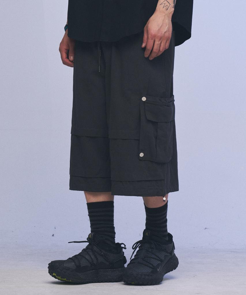 SOMEPLACE MAN Bermuda Doppel-Großtaschen Nieten-Akzente Oversize Halbe Cargohose Elastische Hosen_3 Farben