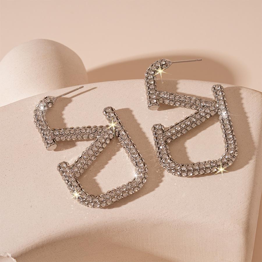 Coco Style Rhinestone V Letter Sterling Silver Stud Earrings - Elegant High-End Design for Women