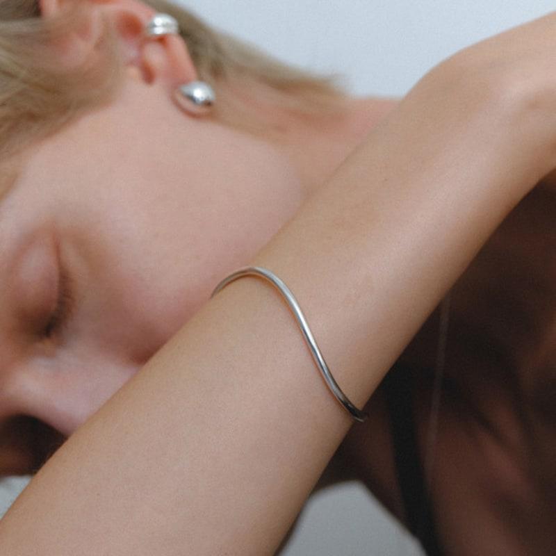 leeENoir Wave Open Bangle Bracelet