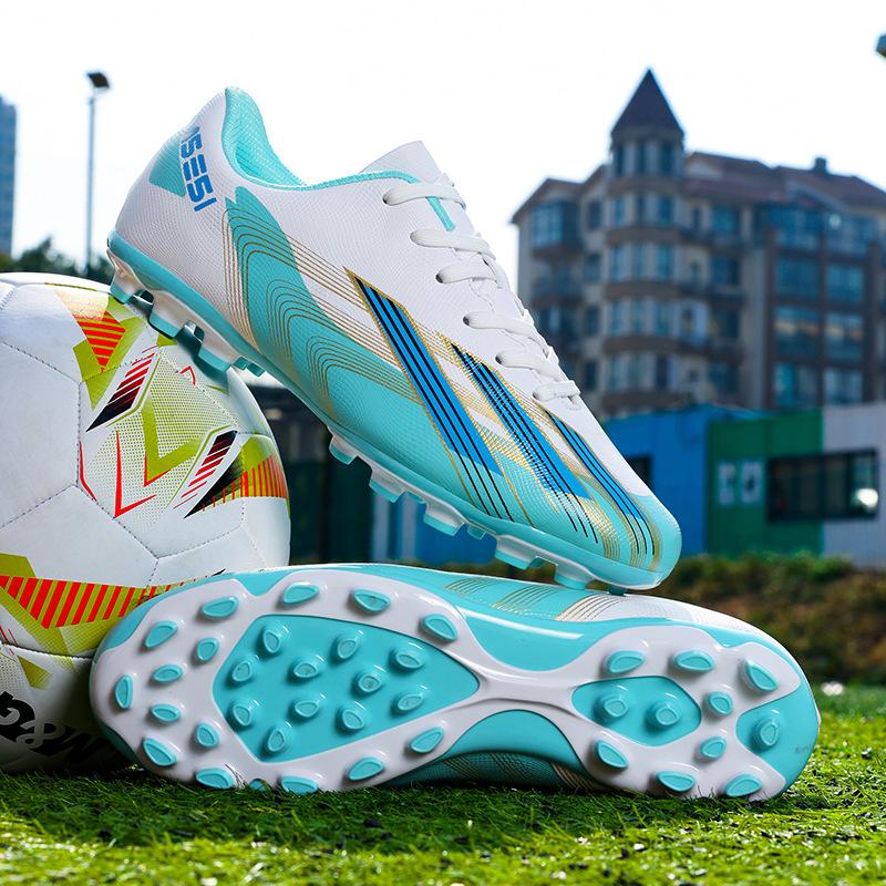 Indoor football shoes nailed new models, good price, junior high school adult youth football shoes, male and female foreign ministers, low top