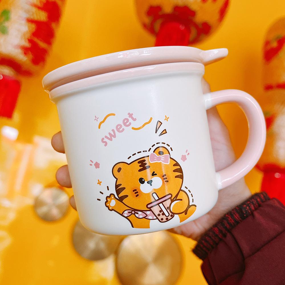 

Tiger Year Daji Ceramic Cup Cartoon Water Cup Souvenir Mug with Lid Breakfast Milk Cup 301-400ml