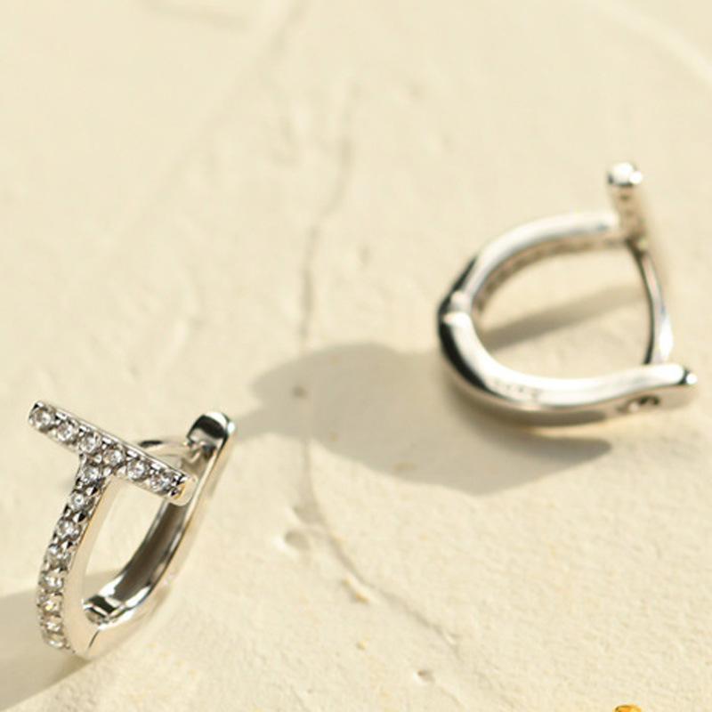 Korean Version of Fashion Ear Buckle Cold Wind High Sense Popular Cross Diamond Women's Simple Accessories Jewelry