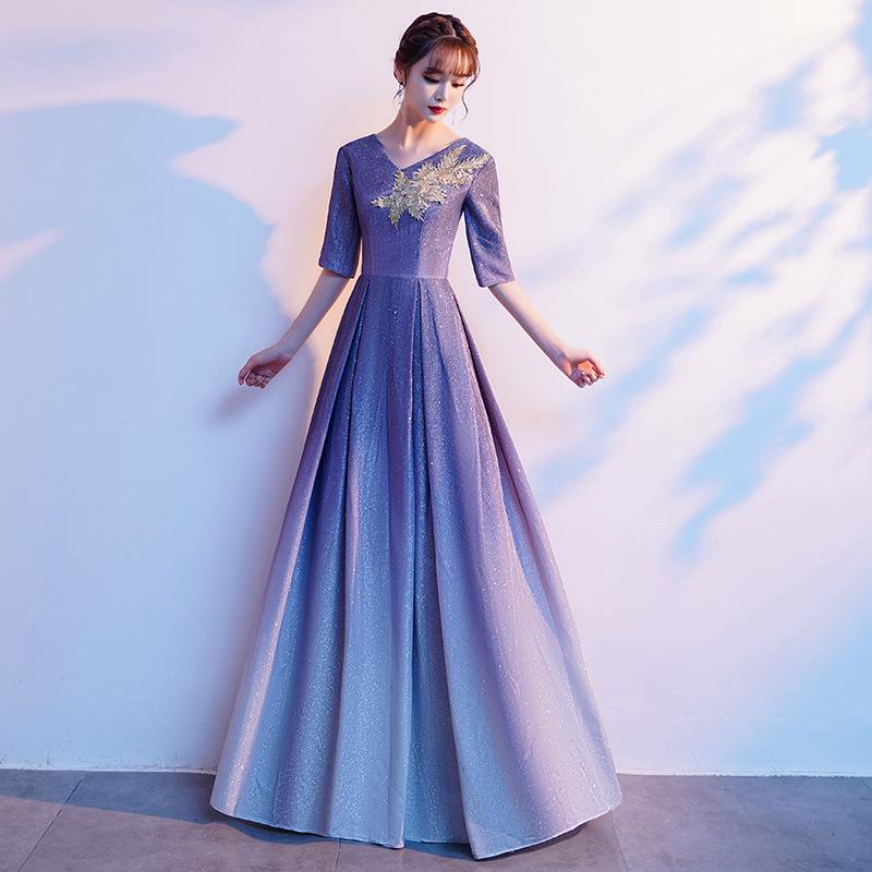 Elegantes rotes Abendkleid für 2025: Bankett-Gastgeber und Bühnenkleidung