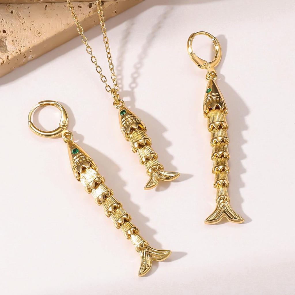 Stainless Steel Minimalist Fish Pendant Necklace - Trendy and Exquisite Clavicle Chain