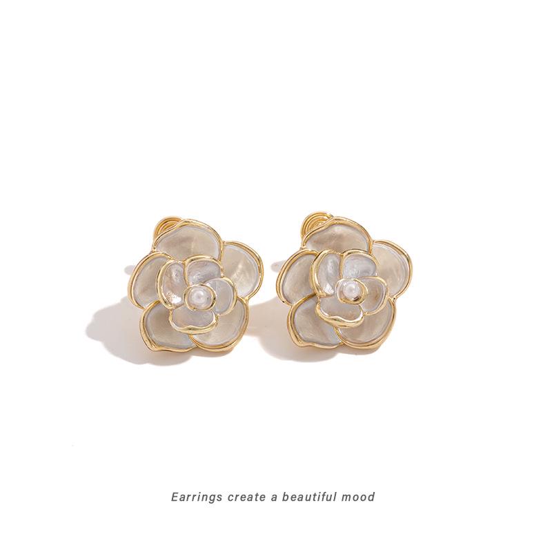Elegant 2025 Green Camellia Flower Stud Earrings - No Piercing Clip-on for Women