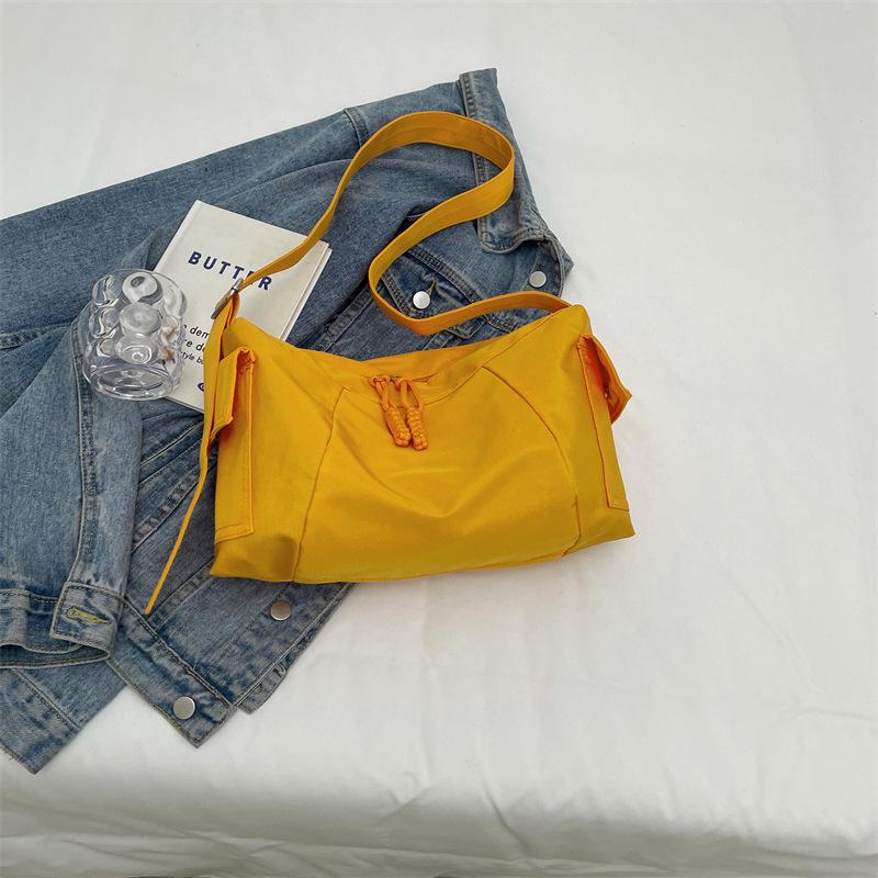 

Універсальна легка тканинна сумка великої місткості, нова модна жіноча сумка для приміських поїздок 2024 року, проста сумка через плече жовтий