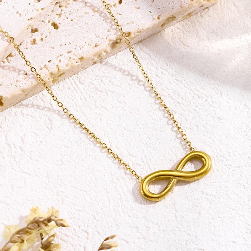 Fashionable Light Luxury Fade-Resistant Women's Titanium Steel Clavicle Chain Necklace In Gold