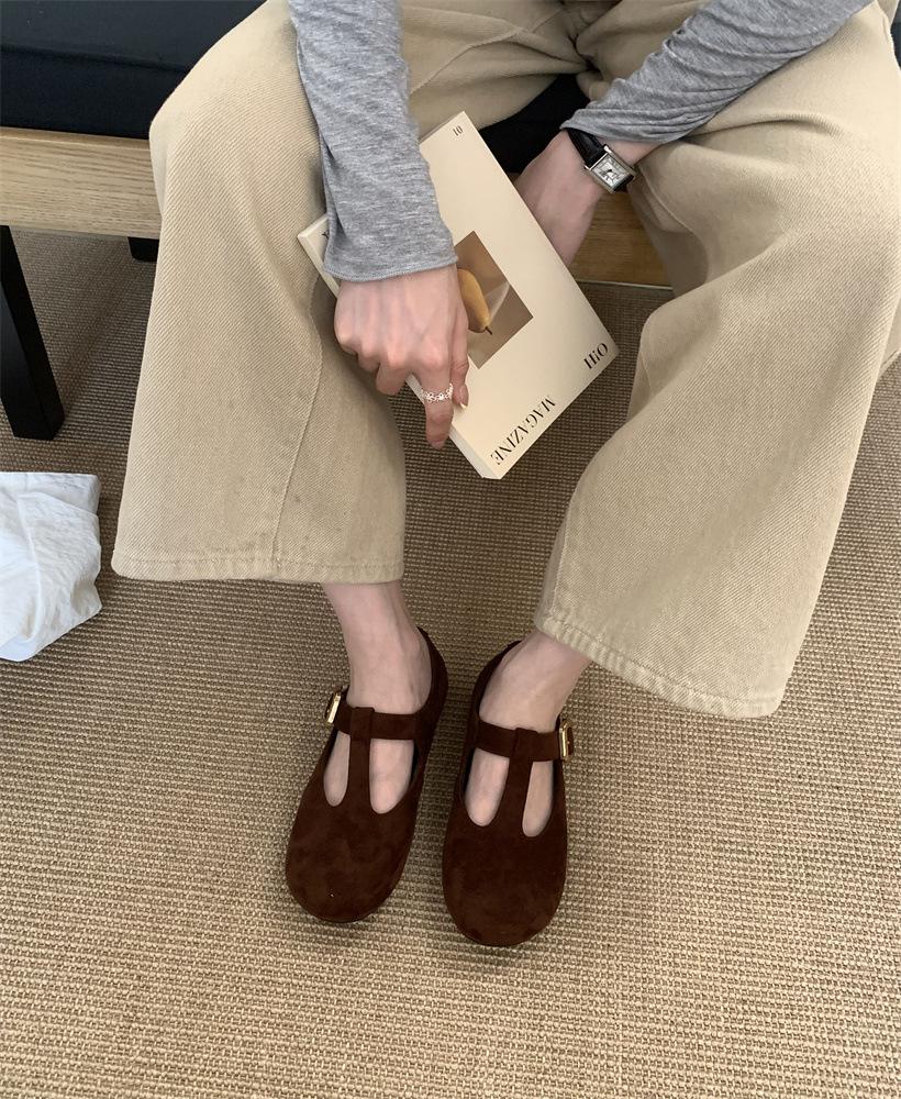 Retro flat-bottomed Mary Jane shoes for women's 2025 summer new round head versatile comfortable soft sole T-buckle strap single shoe trend