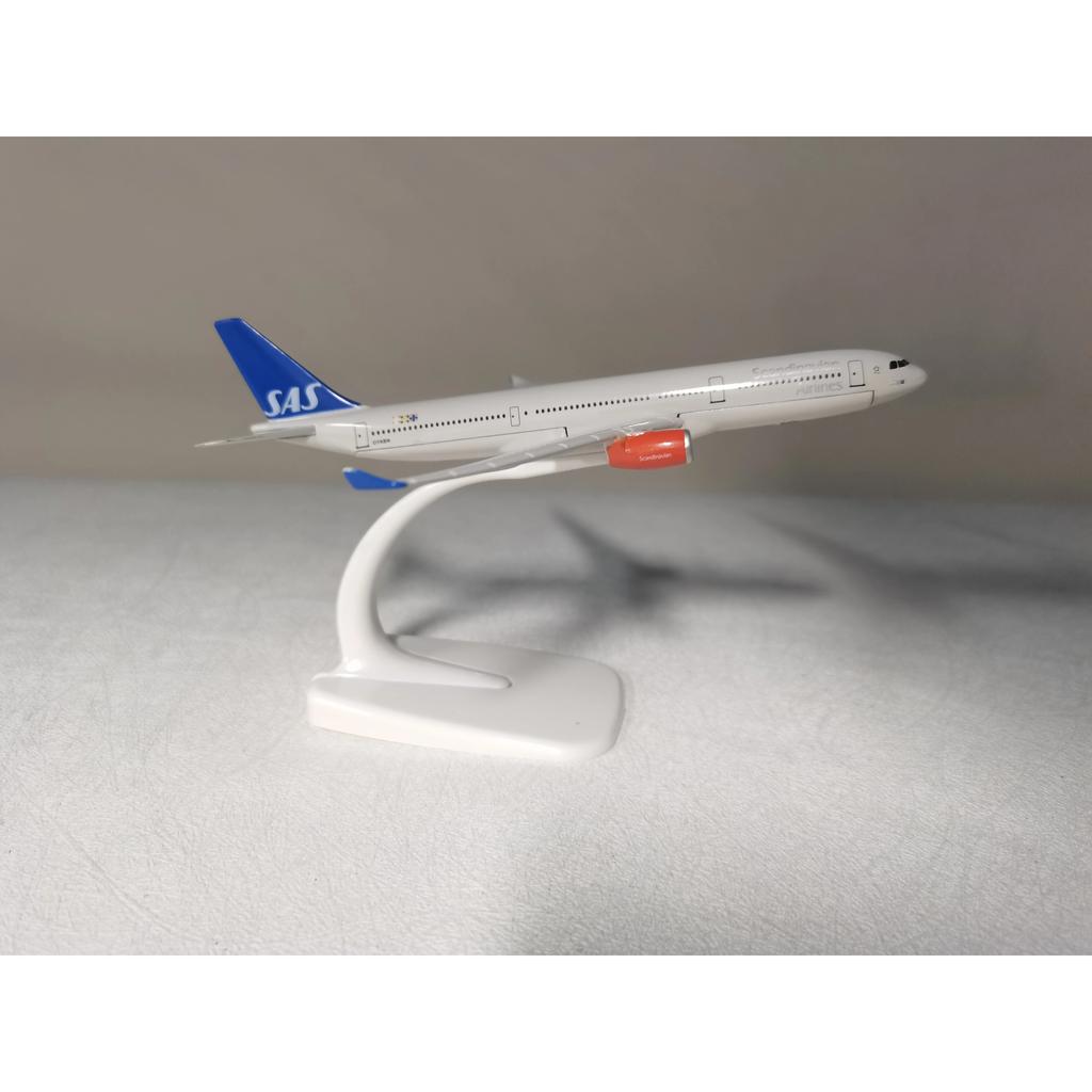 Flugzeug Maßstab 1/400 Air Scandinavian SAS A330 Airways Nachbildung Legierung Material Souvenir Flugzeug Spielzeug Jungen Kinder