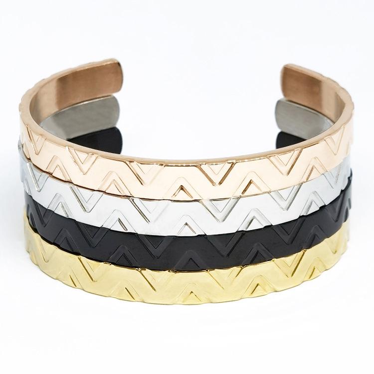European-American Fashion C-Shaped Stainless Steel Men's Bracelet, V-Shaped Openable Polished Design, Vacuum Electroplated Titanium Steel.