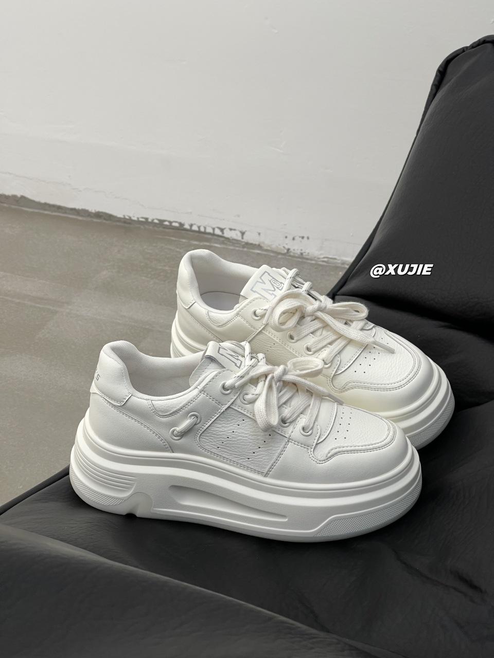 

2025 spring and autumn new popular ins trendy light non-slip thick sole heightening casual board shoes leather white shoes women 35