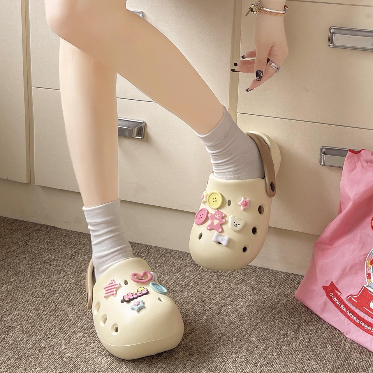 Модные новые сандалии тапочки милые мультяшные сабо женские мюли летние пляжные сандалии — фото 7