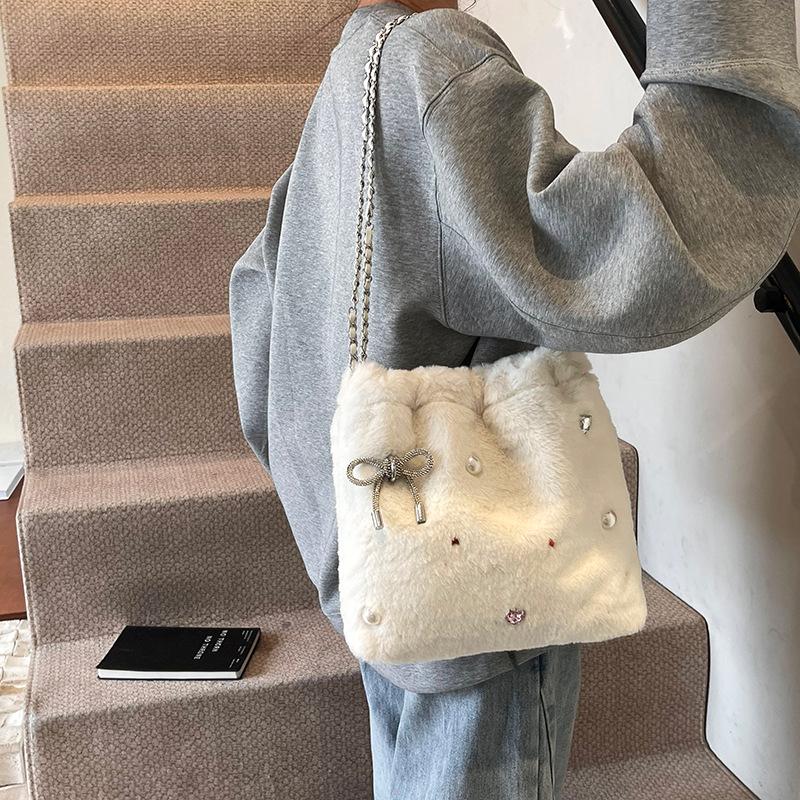 This year's popular bow bucket bag 2025 fashionable versatile shoulder bag popular simple chain messenger bag