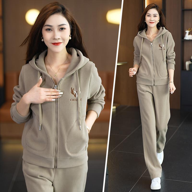 Plus Velvet Thickened Winter Casual Western Style Loose Hooded Sweater Sportswear Suit Mother Two-piece Winter