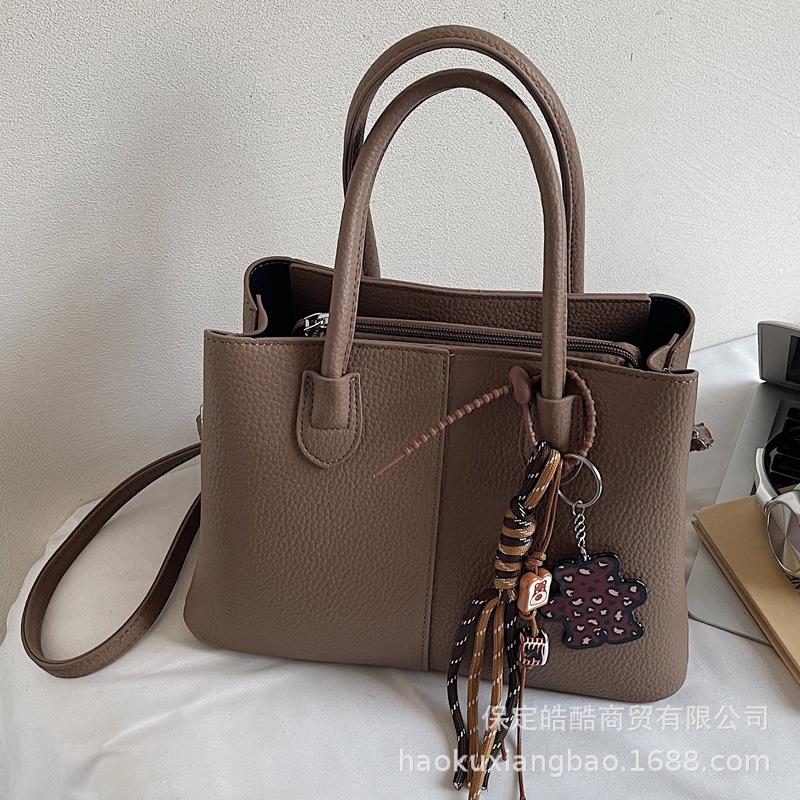 Retro Bag Women's Autumn and Winter 2025 New Versatile Casual Shoulder Messenger Bag Premium Texture Portable Tote Bag