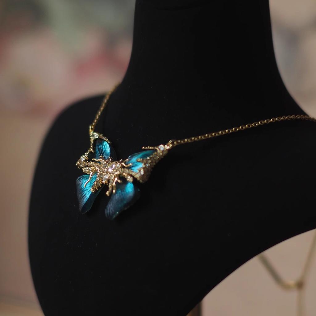 New Design Niche Retro Blue Butterfly Necklace Fashion Accessory Necklace