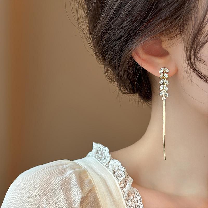 Girl’s Shining Zircon Wheat Tassel Hanging Long Gold Color Drop Earrings 2026 New Design Jewelry For Women's Trendy Accessories