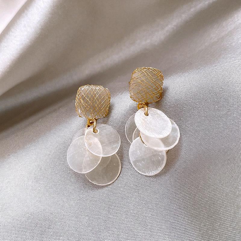 Silver needle opal shell-shaped fringed earrings, fashionable design sense, niche earrings, earrings, seaside vacation style earrings