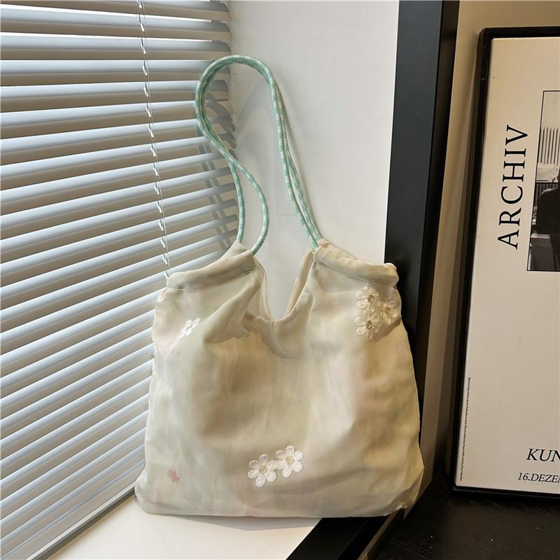 New Fresh and Beautiful Design Sense, Popular In Summer, Versatile and Light Commuting Handbag, Shoulder Underarm Bag for Women