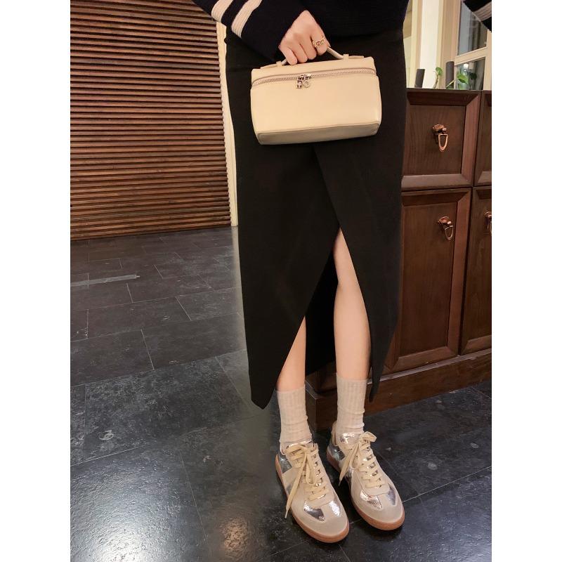 ~ Classic color matching round head board shoes are thin and versatile, casual women's autumn and winter