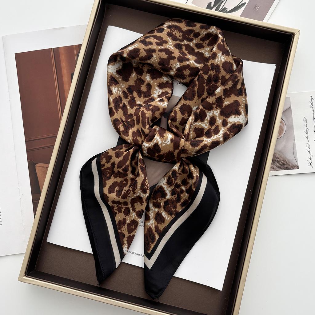 1pc Luxury Brand Leopard Print Bandana Square Scarf Women's Imitation Silk Scarf Casual Versatile Decoration Small Neck Scarf