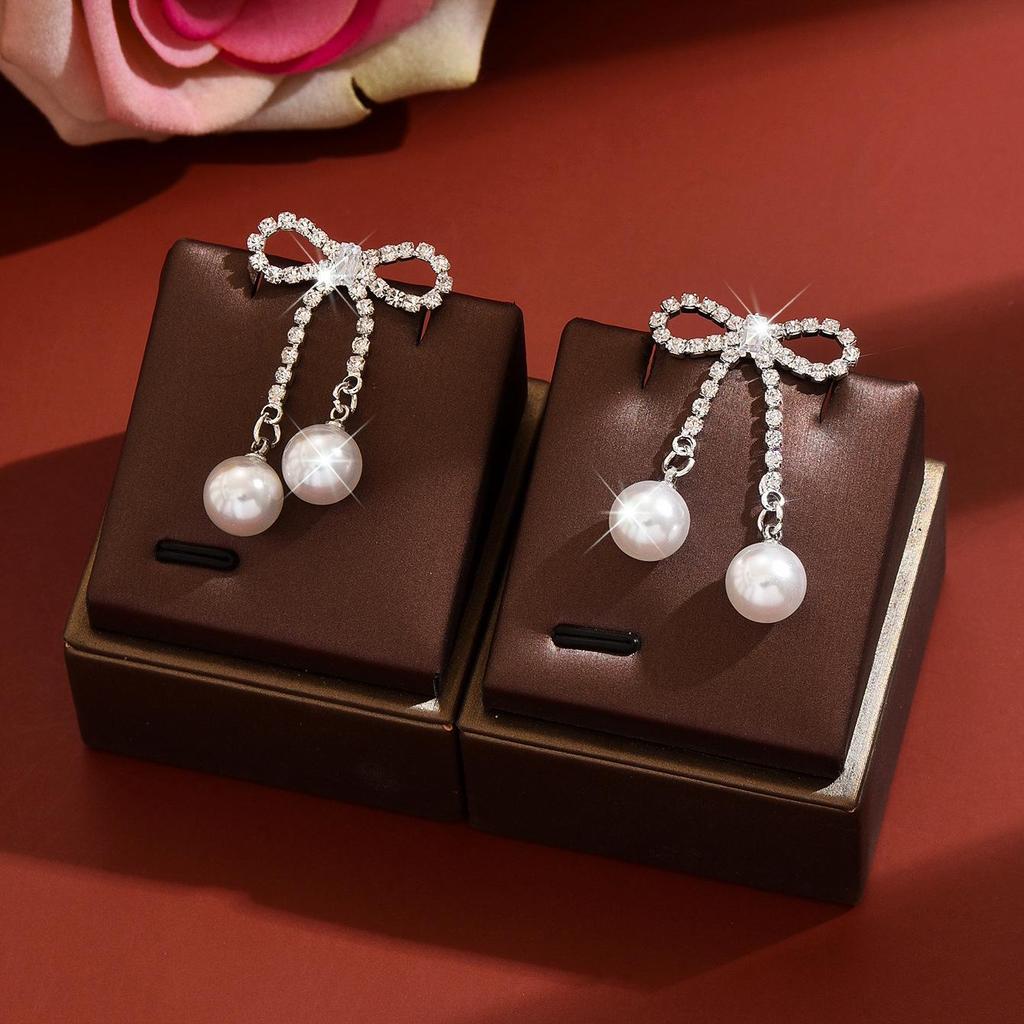 High-End Elegant Bow Pearl Stud Earrings
