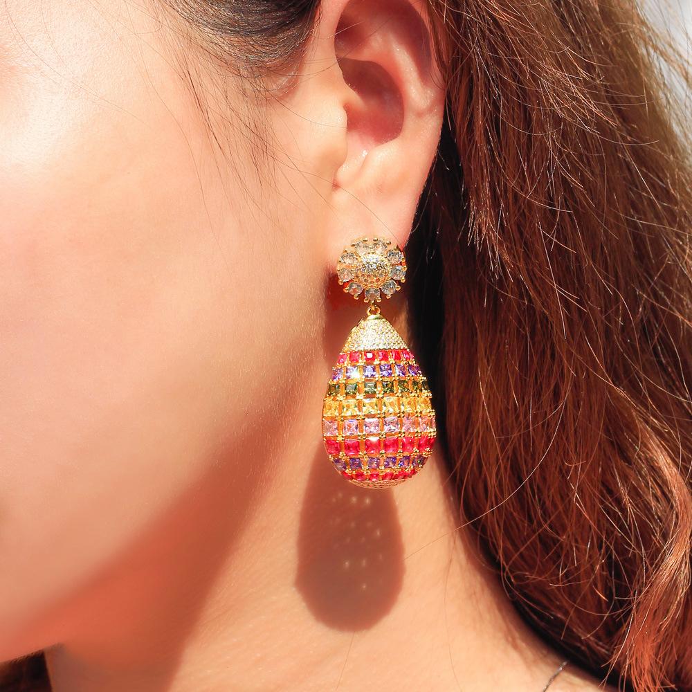 Boucles d'oreilles longues bonbon arc-en-ciel à changement progressif cuivre industrie lourde zircon boules zircon à aiguille