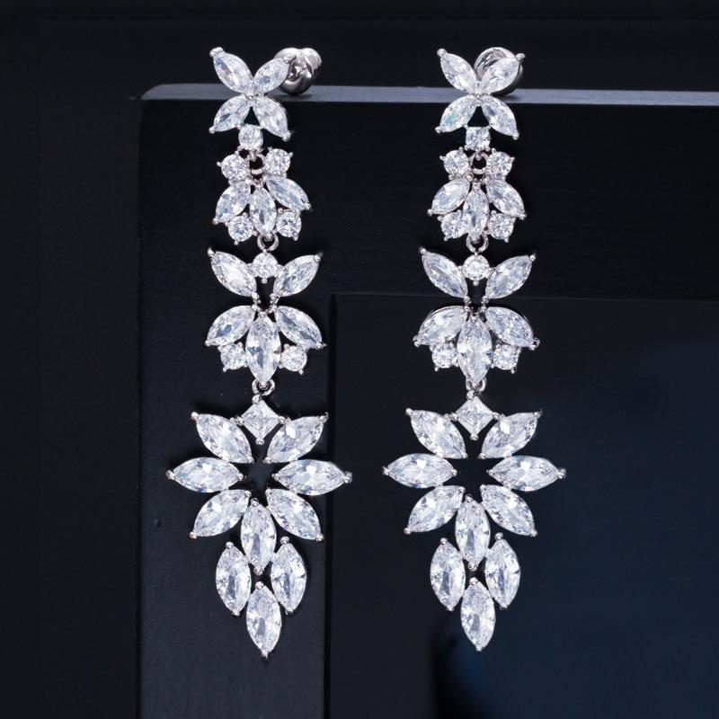 E0264 Lange Ohrringe mit Fransenblatt, Zirkonia-Ohrringe Hochzeitsaccessoires