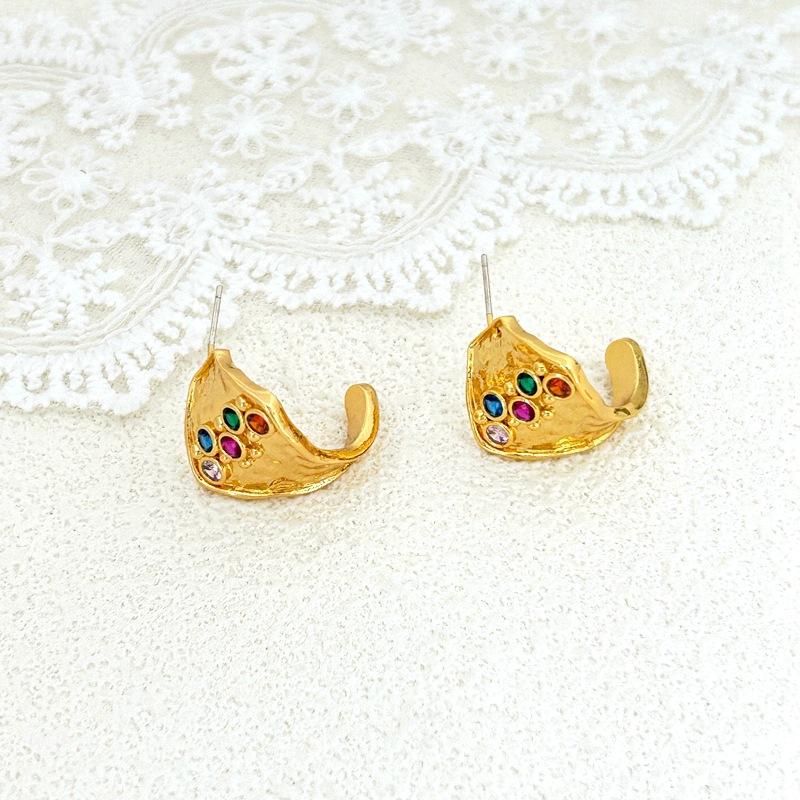 

Retro Light Luxury Design Irregular Earrings Stud Earrings золотой