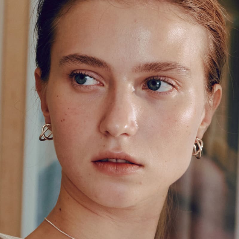 

YUSOWA BARCHAN LINE EARRING (2COLOR) GOLD