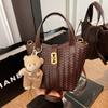 Fashionable Versatile Single Shoulder Bag, Retro Business Crossbody Bag, Elegant Handbag with A Touch of Sophistication