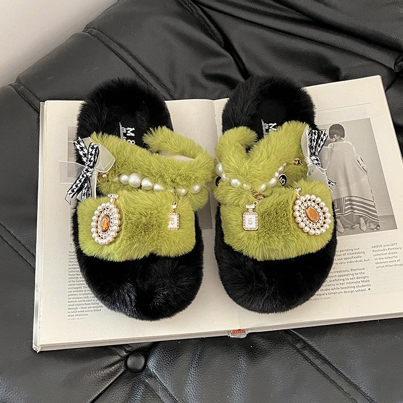 Xiaoxiangfeng outer wear girls fluffy slippers autumn and winter design sense pearl warm piled thickened one-word cotton slippers