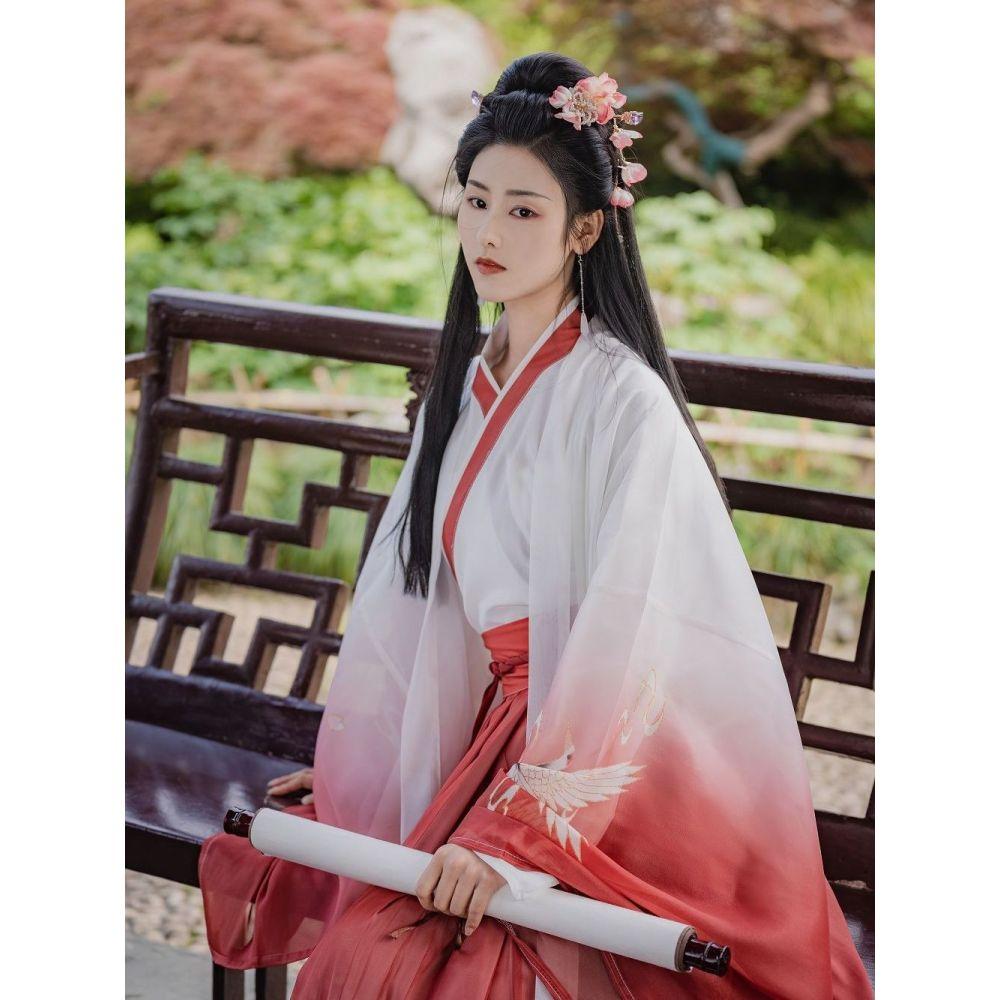 Oblek čínského páru Hanfu ve stylu dynastie Wei a Jin s potištěným oblekem s širokými rukávy v délce pasu