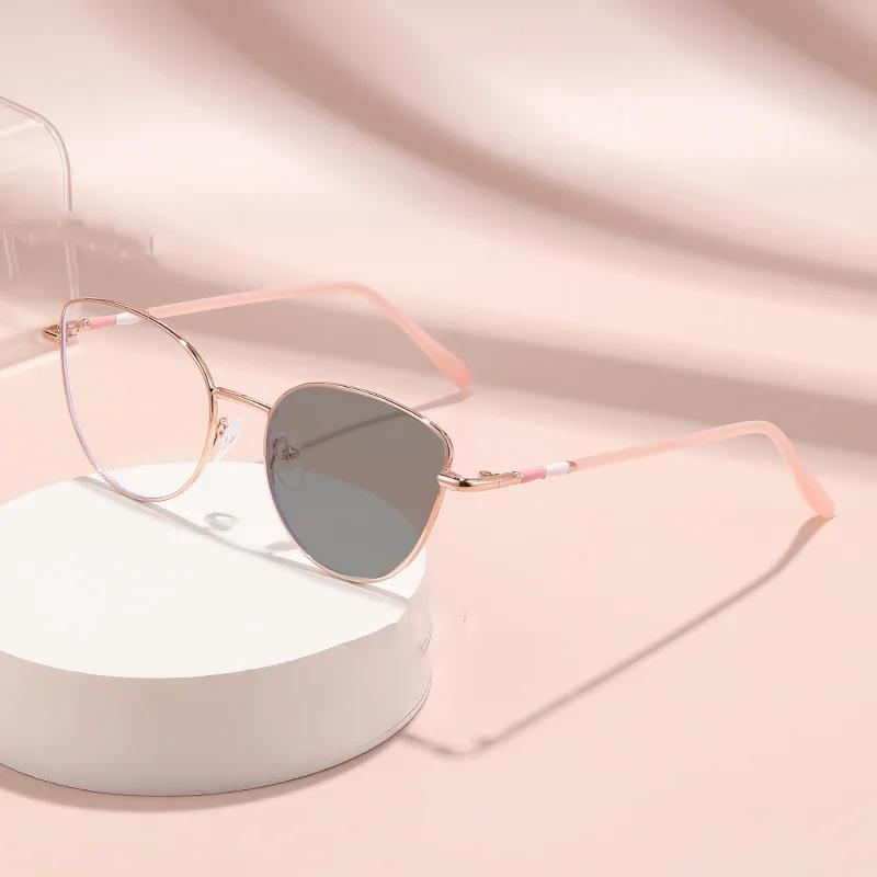 Fashion Design Photochromic Myopia Glasses Anti Blue Light Color Change Eyeglasses Fashionable Small Frame Near Sight Eyewear