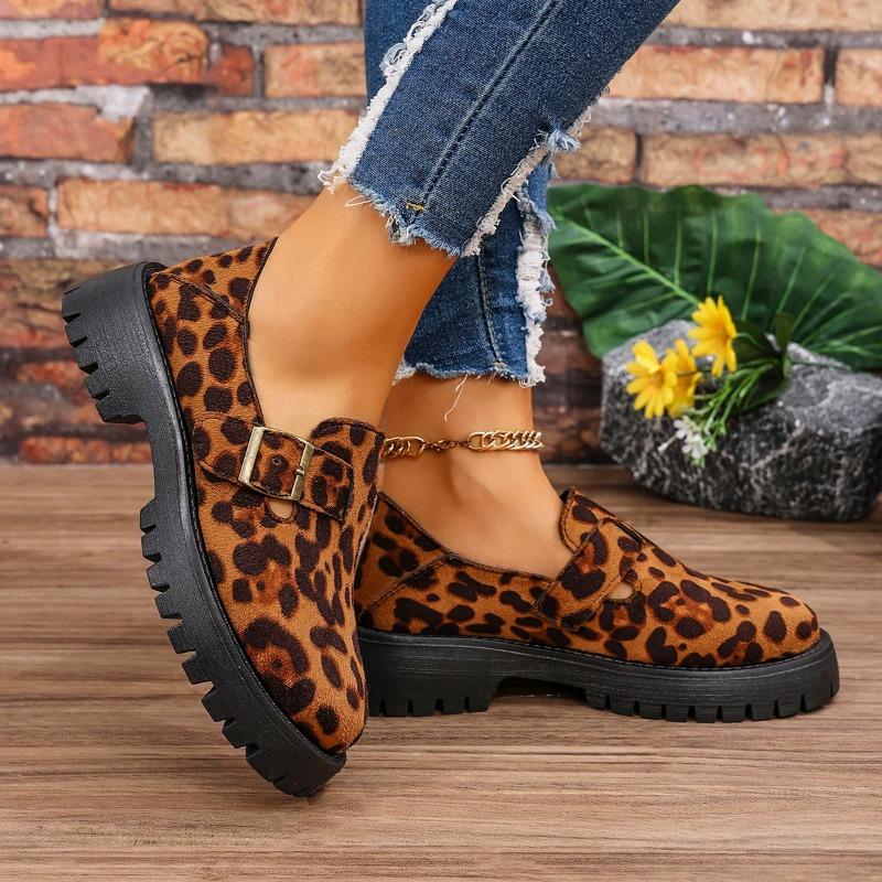 Fashion Leopard Loafers for Women 2025 Spring Summer Casual Slip On Flats Shoes Woman Metal Buckle Non Slip Walking Shoes Ladies