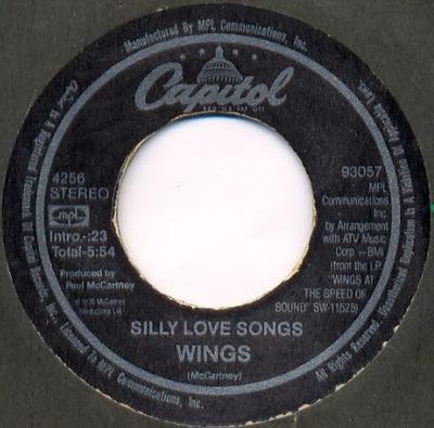 7inch Record WINGS (2) - Silly Love Songs / Cook Of The Hous 93058 Capitol Records 1976 US Rock Used