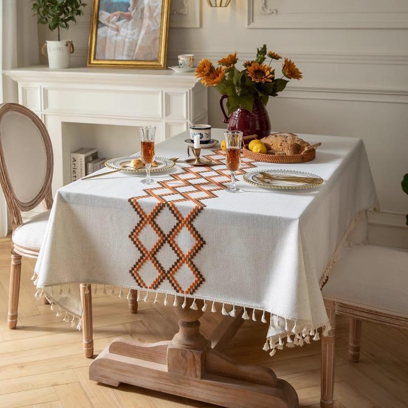 Luxury Embroidered Linen Tablecloth Rectangular Dining Table Cover With 3D Embroidery 90*90cm