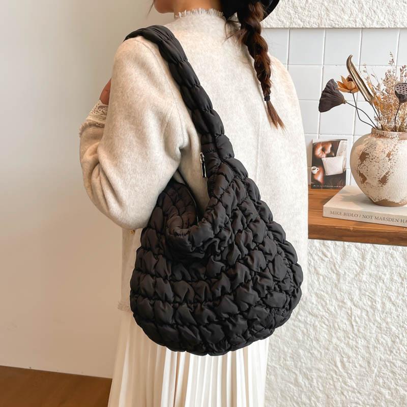 Korean winter new cloud bag fashion down large capacity shoulder messenger bag pleated underarm tote bag