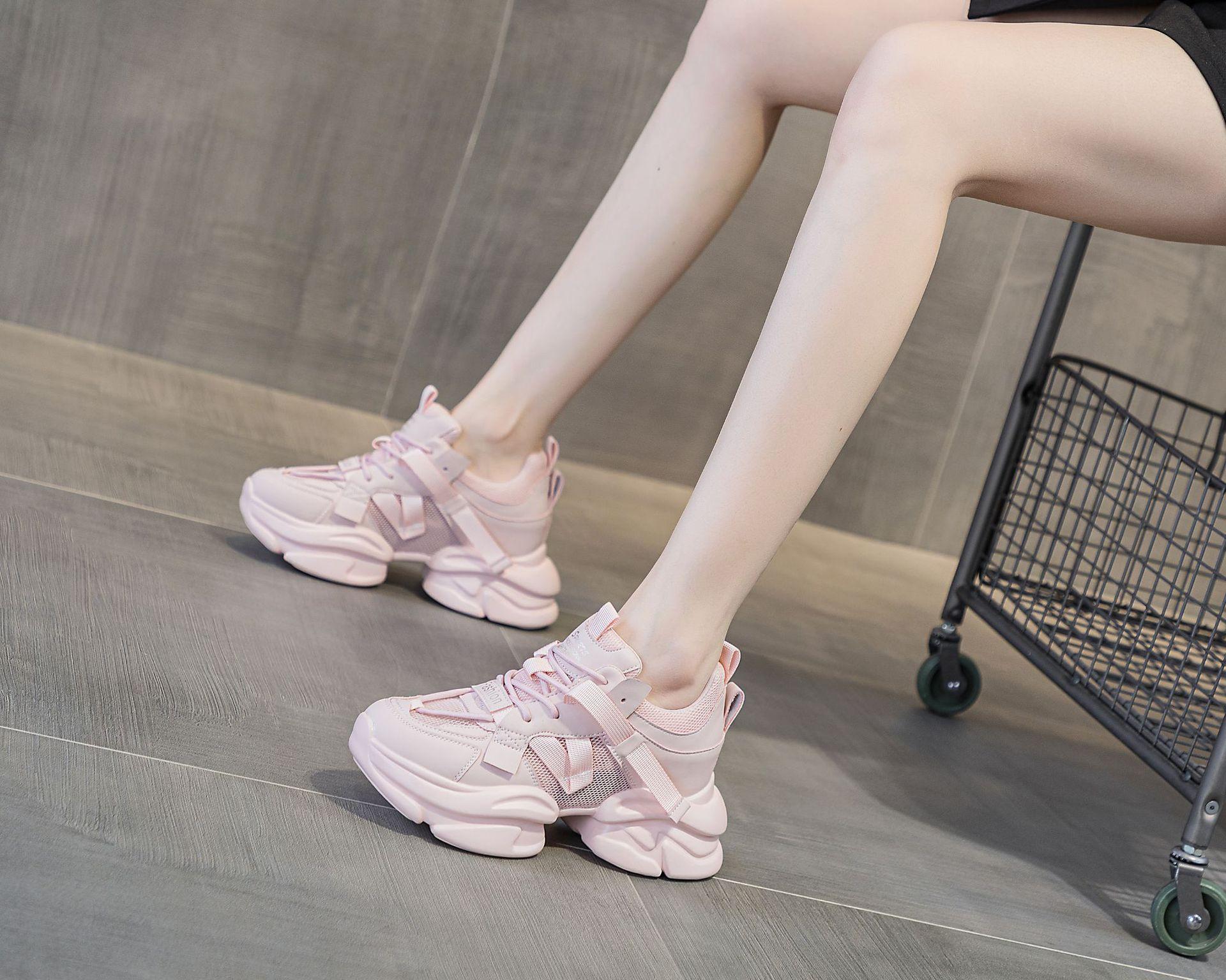 

Туфли на толстой подошве, увеличивающие рост, танцевальная обувь, весенние новые кроссовки для папы, трендовые, кожаная поверхность, мягкая подошва, спортивная повседневная обувь, женская 40