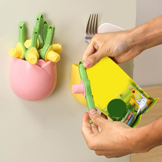 Magnetic Fridge Storage Box Tulip Shape Kitchen Utensils Holder Cutlery Organizer Flower Bag Spout Clips for Refrigerator Microwave Storage