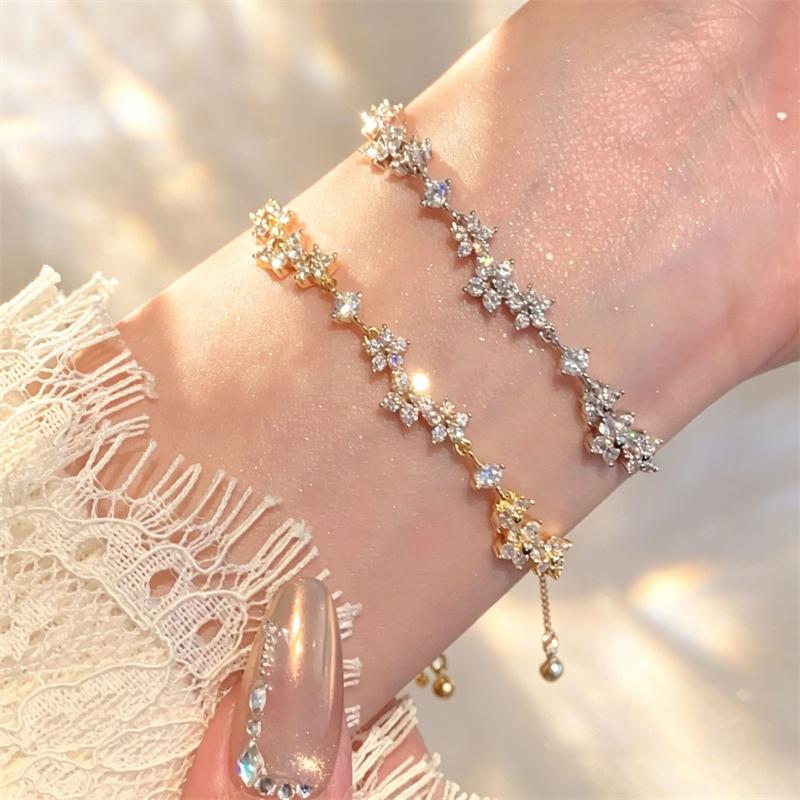 Exquisite Shining Micro-inlaid Zircon Flower Pull-Out Bracelet for Women Cherry Blossoms Snake Chain Bracelet Daily Jewelry