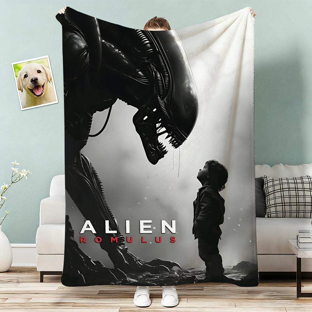 Classic Alien Film Space Horror Movie Throw Lightweight 240g Flannel Blanket Soft Skin-friendly for Summer Cooling