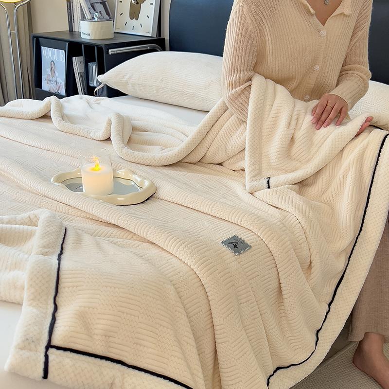 White Knitted Velvet Throw Blanket Soft Skin-Friendly Warm Fleece Bedspread All-season Multipurpose Quilted Blanket for Nap Sofa