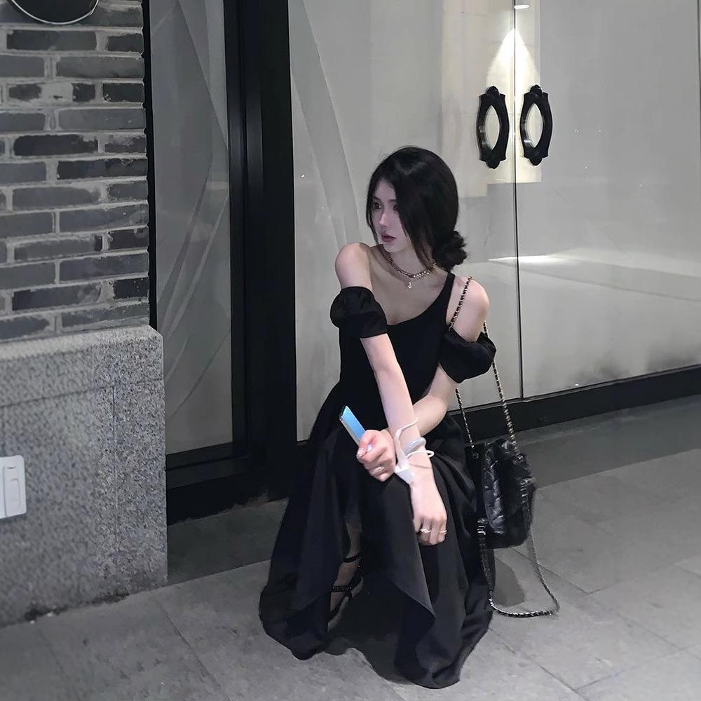 Hepburn style black short-sleeved dress, children's waist temperament design, niche off-the-shoulder long dress, new in summer